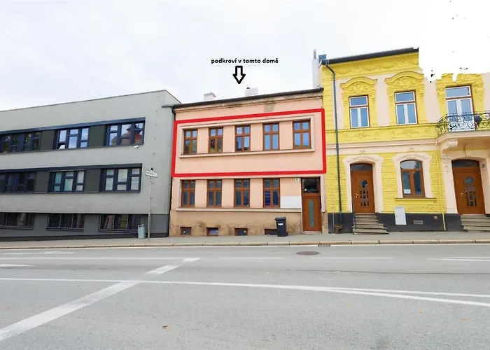 Utulny Podkrovni Byt V Centru Trebice