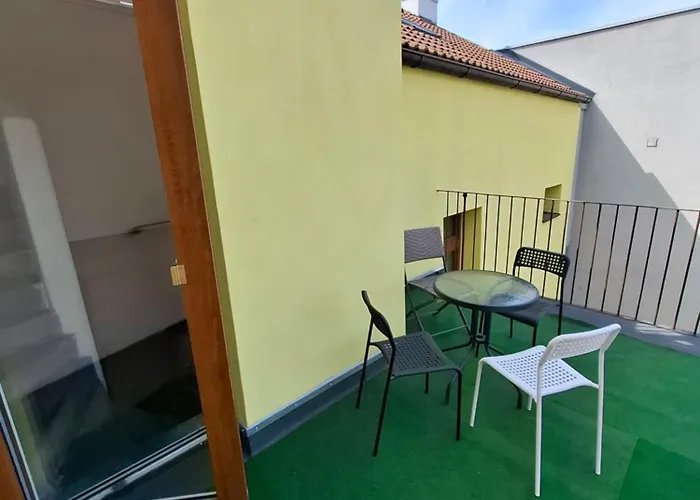 Utulny Podkrovni Byt V Centru Trebice