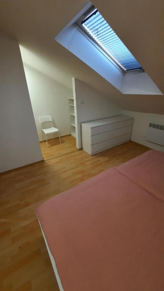 Utulny Podkrovni V Centru Trebice Apartment Trebic